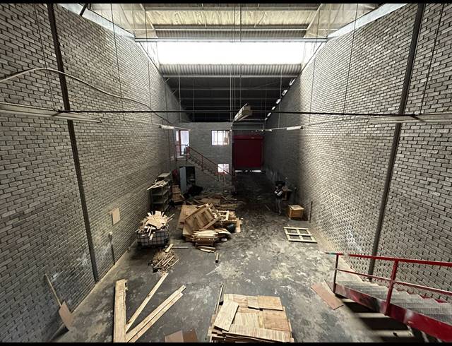 306M² WAREHOUSE TO LET IN KEW